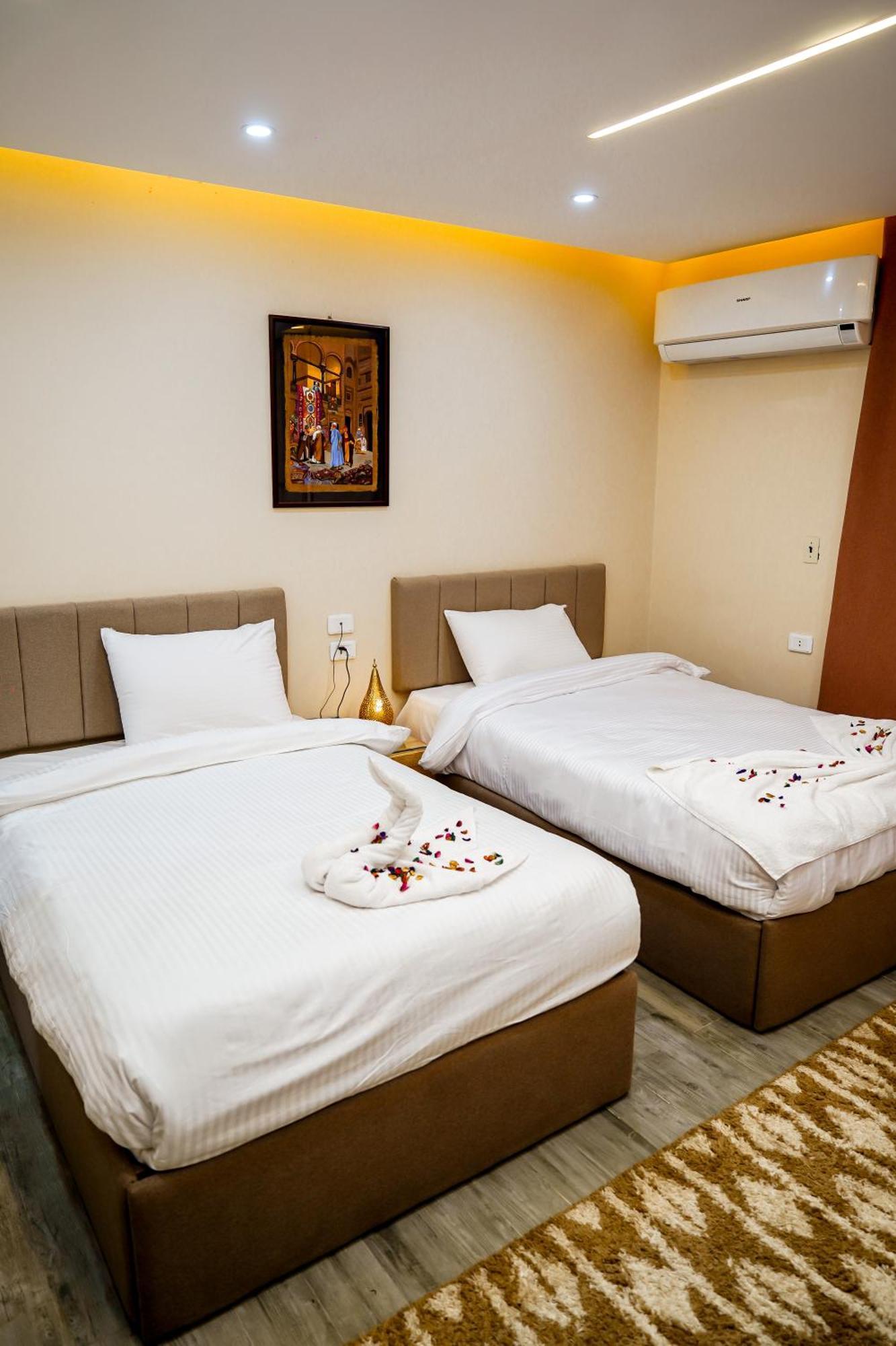 Pyramids Hotel Kafrat al Jabal Luaran gambar